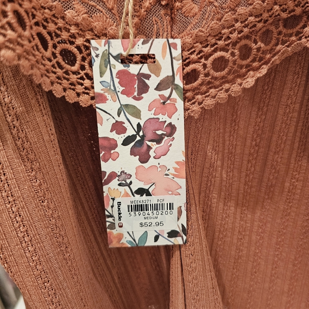 BKE gimmicks Rusty Rose Crochet Cold-Shoulder Blouse Medium New Top NWT - Picture 14 of 14
